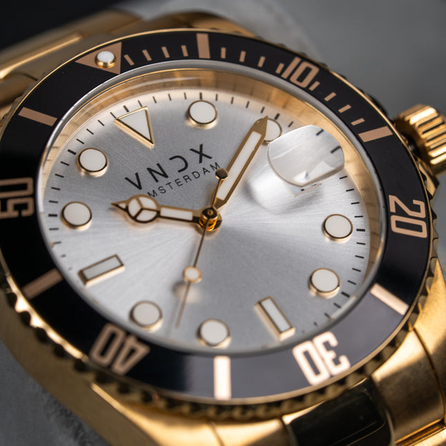 AMS. LXRY. Gold White