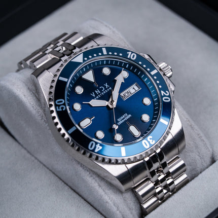 Heren horloge met zilveren band en kast