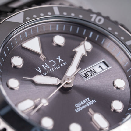 Heren horloge met zilveren band en kast