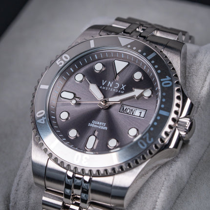 Heren horloge met zilveren band en kast