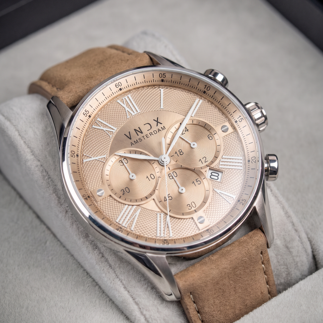 Zilveren heren horloge met leren band

