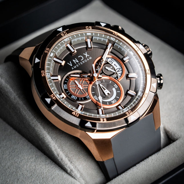 Heren horloge met grijze siliconen band  en rose gouden kast