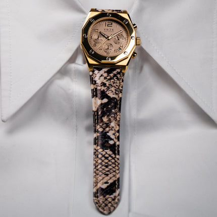 Dames horloge met beige leren band in snake print en gouden kast